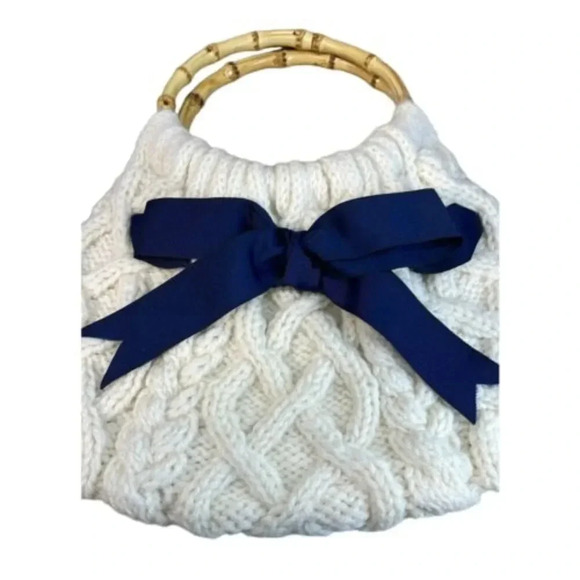 Chunky Hand Knit Cream with Navy Bow Coquette Girl Style Top Handle Handbag - Picture 7 of 11